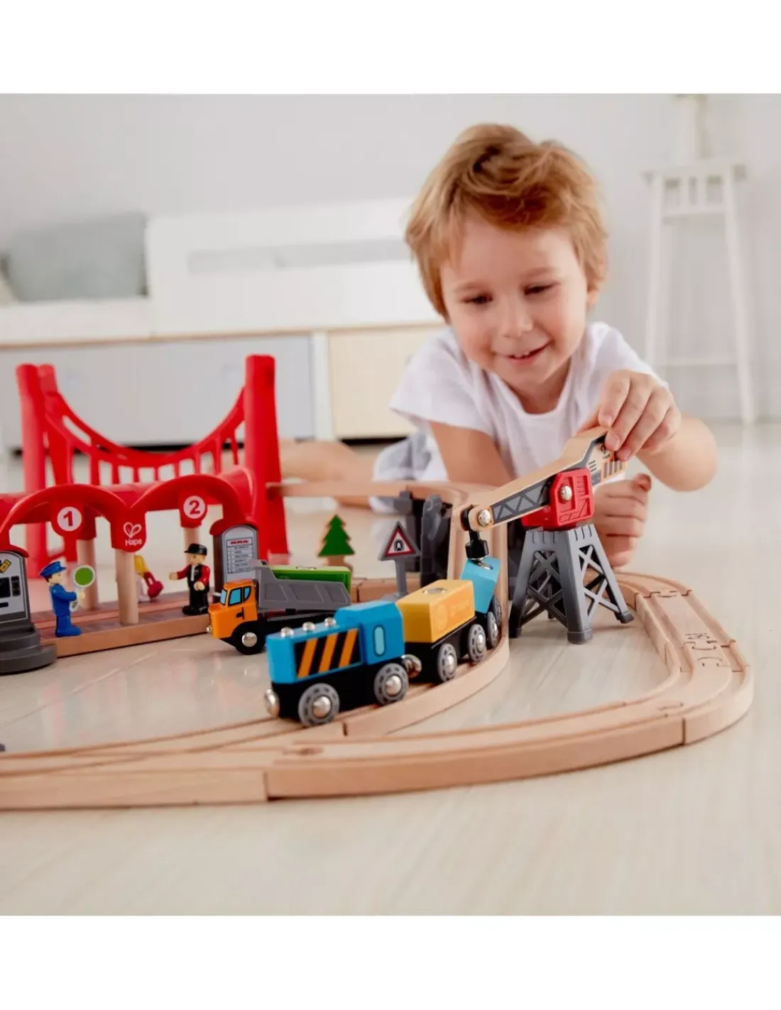 Hape Toys Circuit de train ville animée - Hape